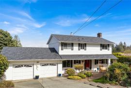 433 Battie Drive (Upper) - Ocean Views!